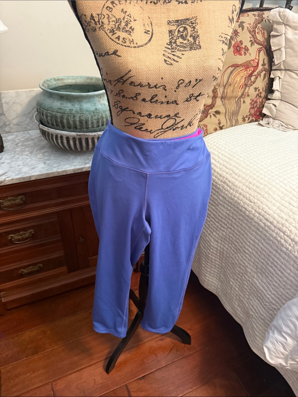 Lilly Pulitzer Hot Pink and Periwinkle Blue Active Crop Pants